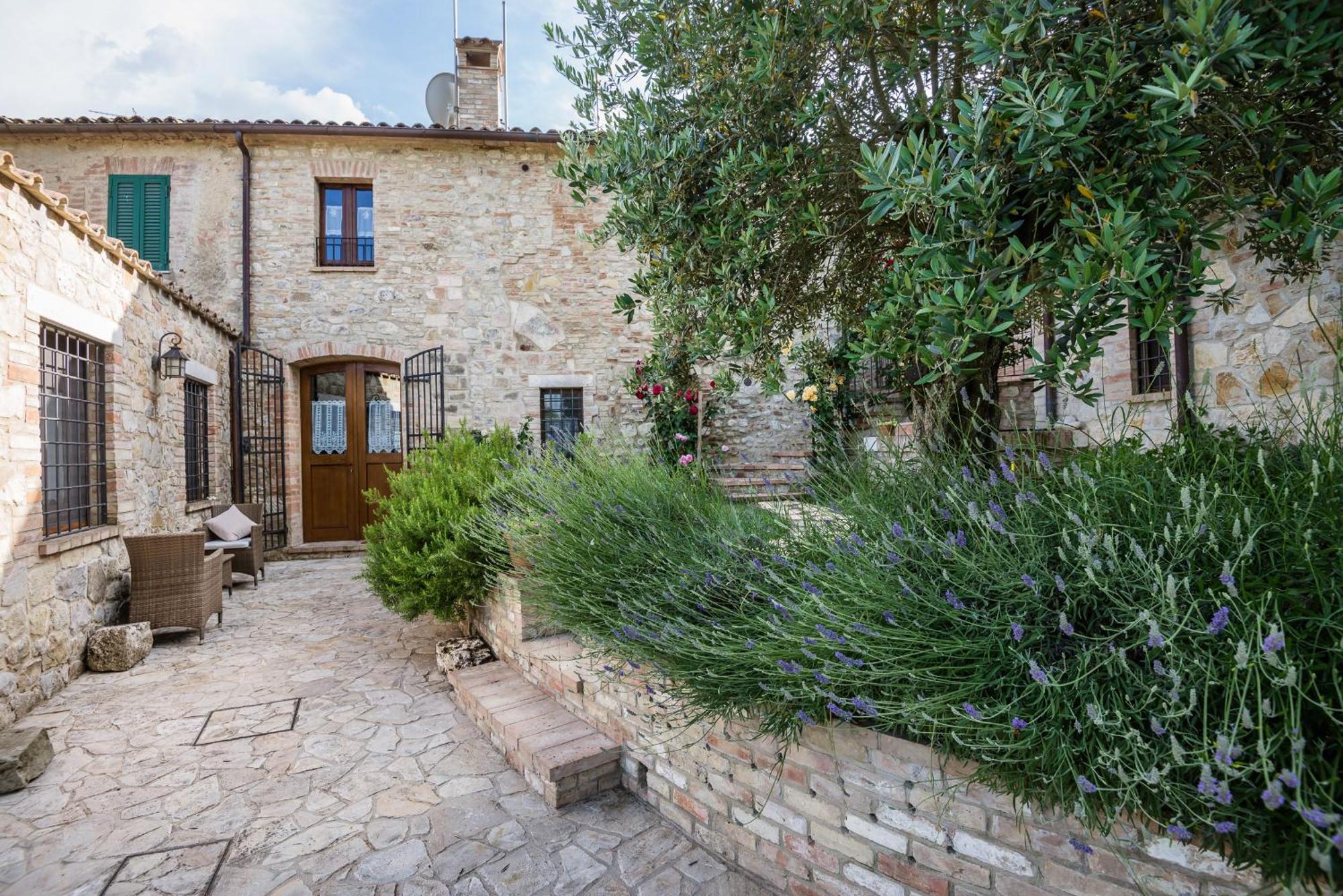 Borgocuore Todi Exteriör bild